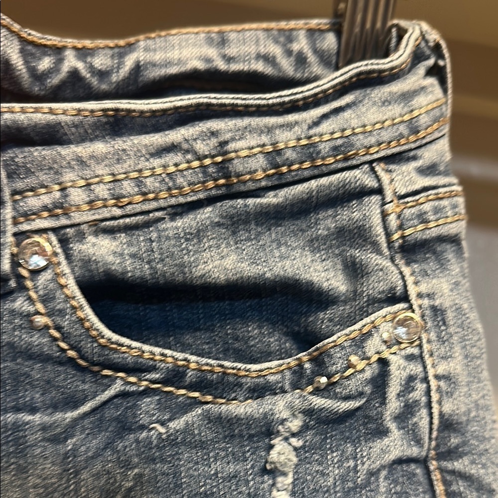Red Rivet Denim Shorts with Embroidered Pockets - Picture 5 of 5